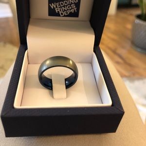 Men’s Tungsten wedding ring -sz 10